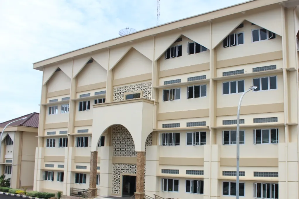 ساهم معنا في مشروع كفالة تشغيل الجامعة